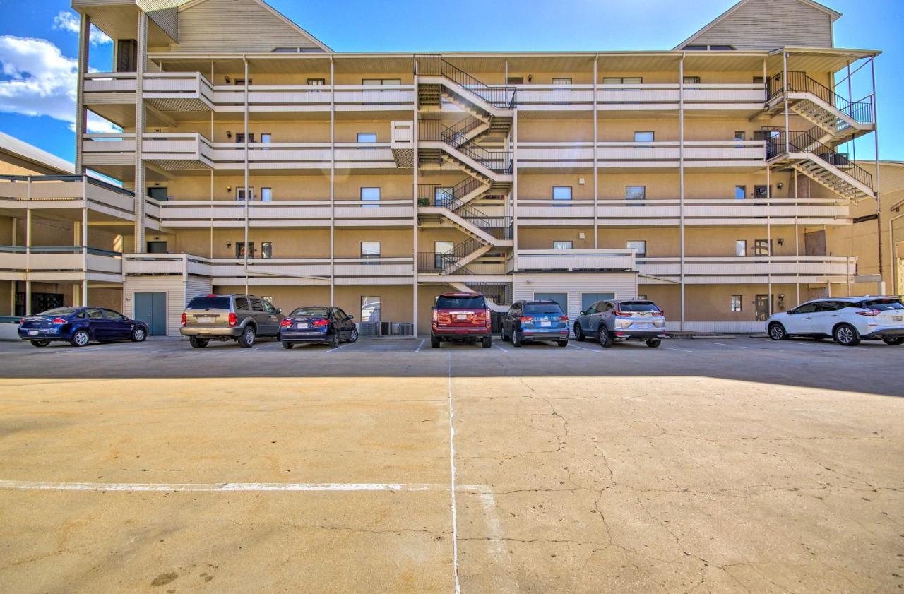 Bright Waterfront Condo With Resort Amenities! 奥沙克湖 外观 照片